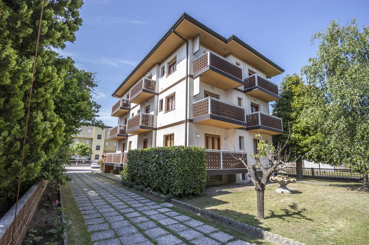 Villa Alpi Lignano Sabbiadoro Buitenkant foto