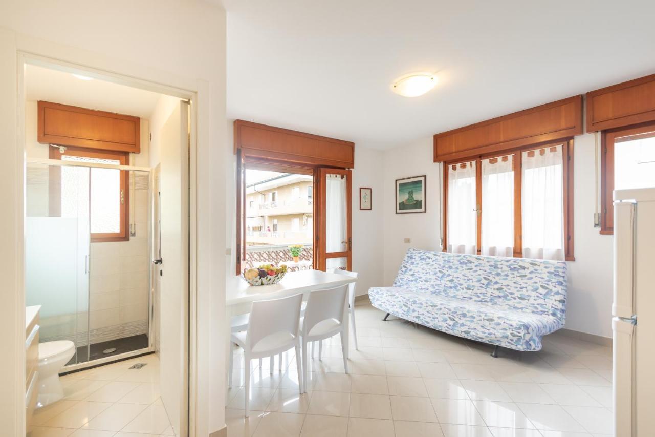 Villa Alpi Lignano Sabbiadoro Buitenkant foto